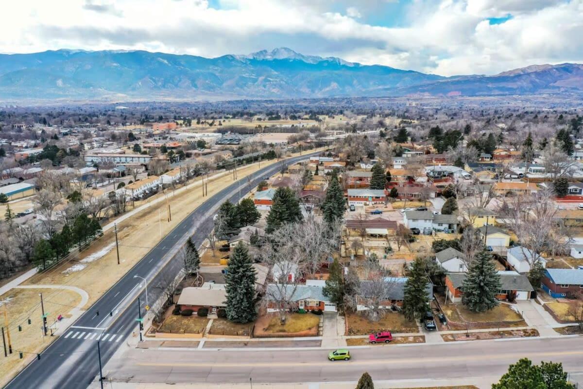 Office Space Garden Of The Gods Usafa Fire Pit Villa Colorado Springs Exterior photo