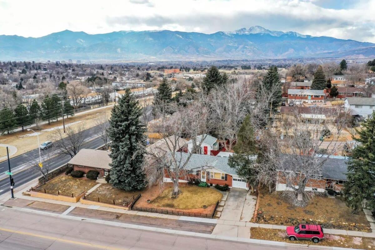 Office Space Garden Of The Gods Usafa Fire Pit Villa Colorado Springs Exterior photo