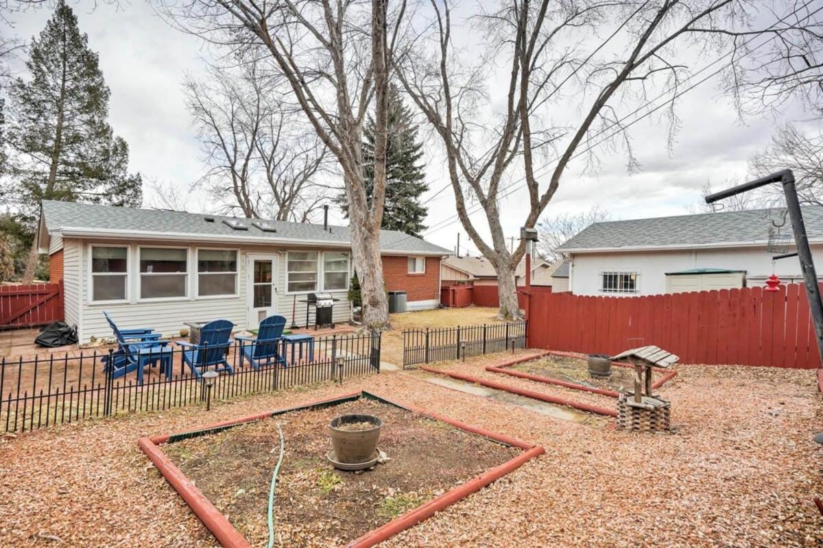 Office Space Garden Of The Gods Usafa Fire Pit Villa Colorado Springs Exterior photo